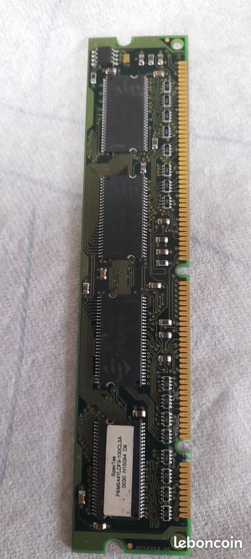 Barette de Ram 64 Mo SD-RAM 168 broches PC-100 non ECC « SpecTek P8M644YLDF9-100CL3A (image 1)