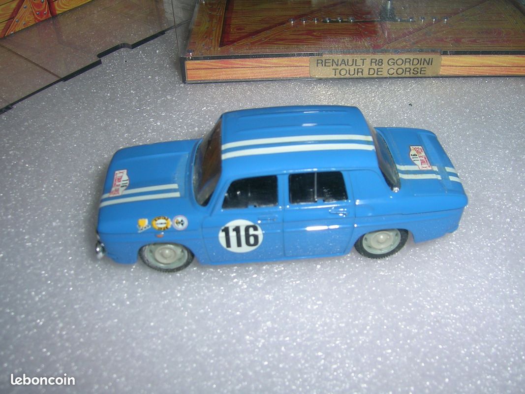 1 Miniature au 1/43 d'une Renault R 8 Gordini " Tour de Corse " Norev " Made In France " (image 2)