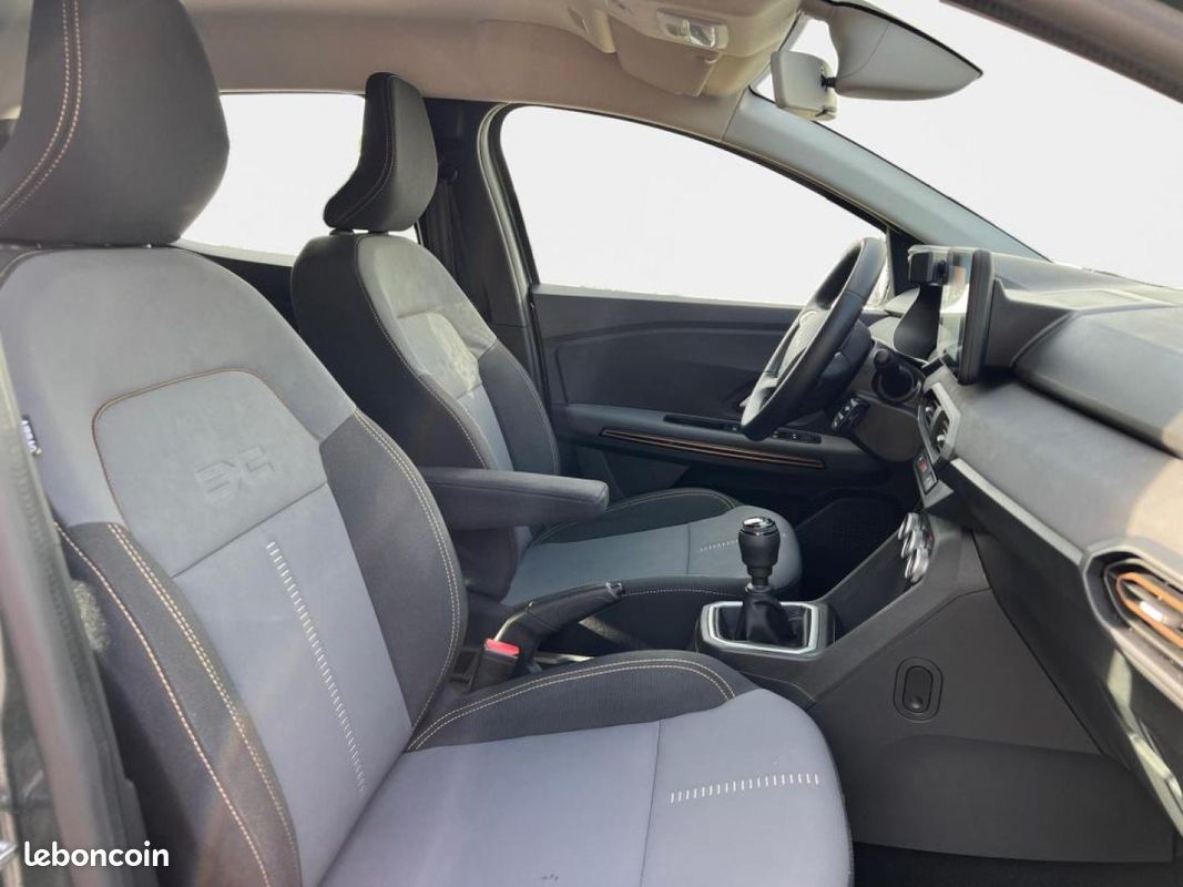 Dacia Sandero 1.0 TCe 110ch Stepway Extreme (image 18)