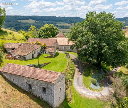 Maison en Pierre + dépendances