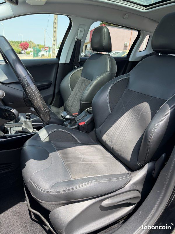 Peugeot 2008 1.6 HDI 120cv Crossway (image 8)