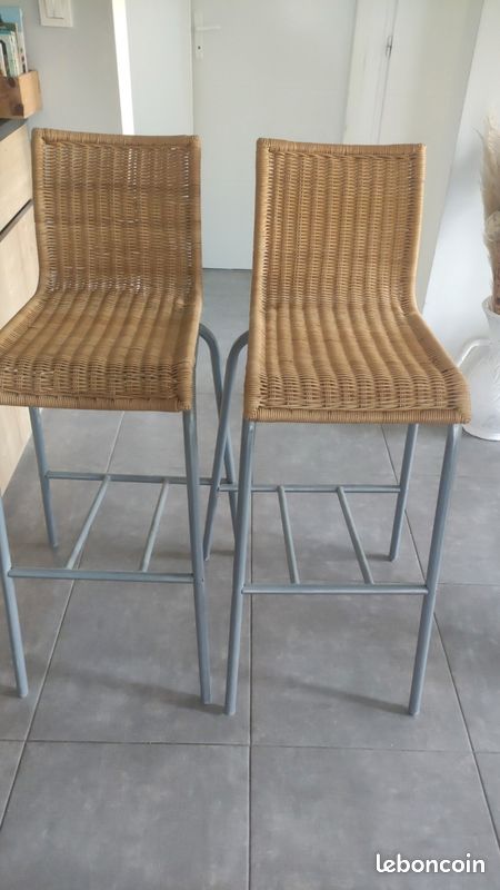 Deux tabourets de bar (image 1)