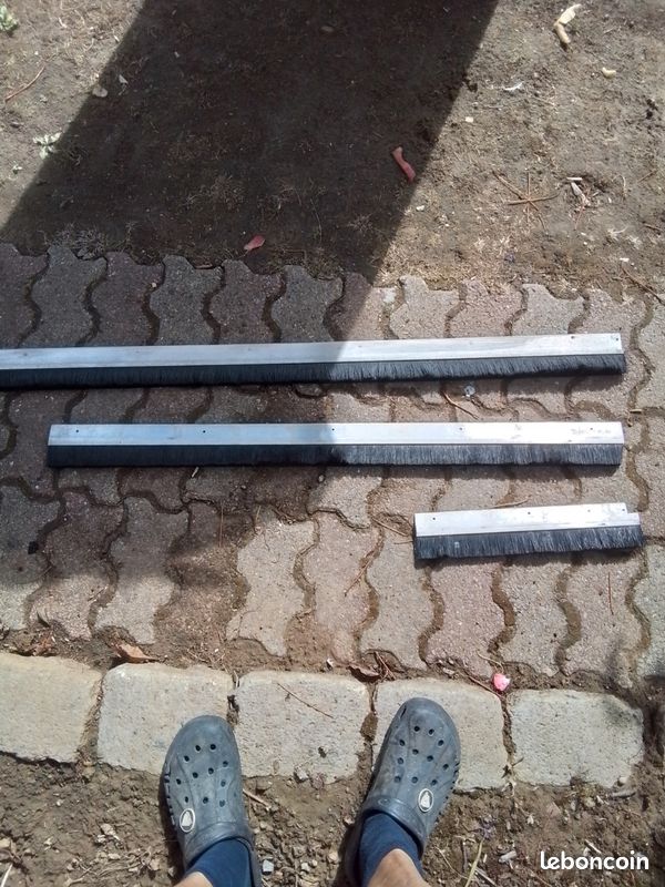 Balais pour portaille au outre en aluminium (image 1)