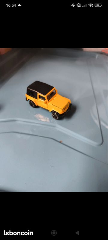 Petite voiture jeep wrangler (image 1)