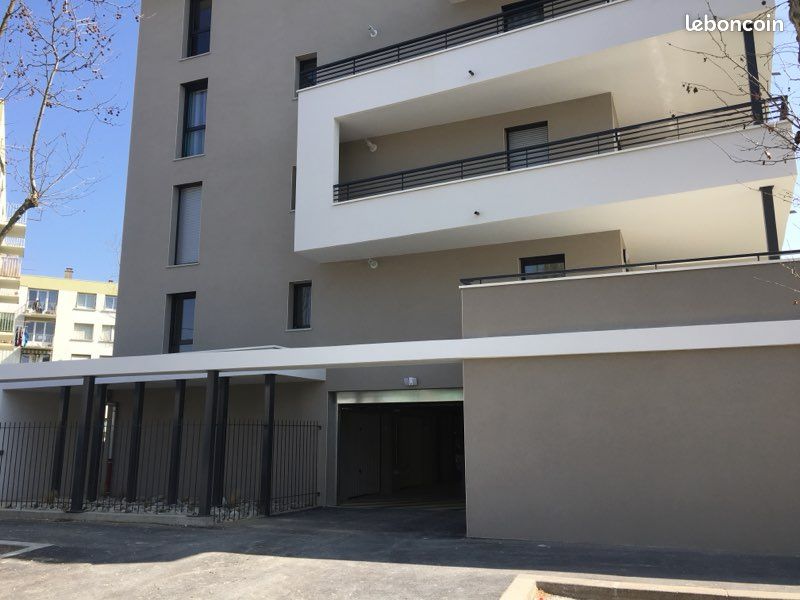 Appartement 3 pièces 64 m² · à Valence · 64 m² · 890 €