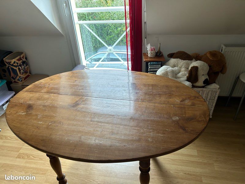 Table Merisier vernis (image 1)