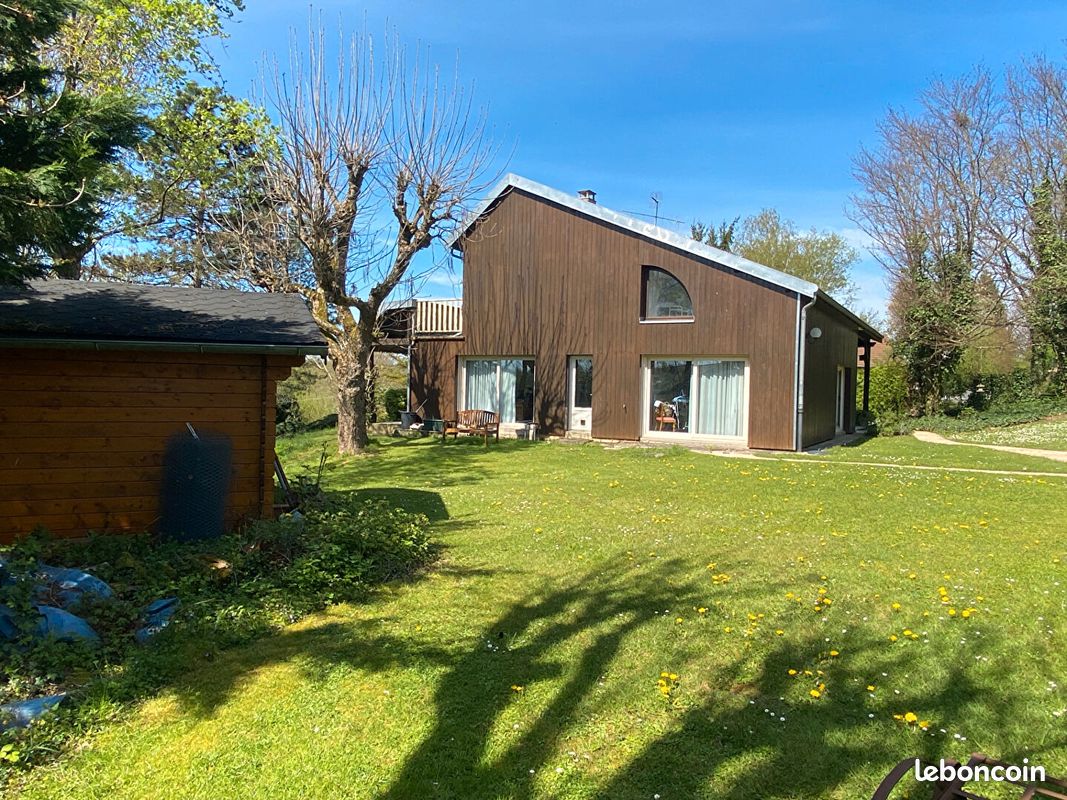 Maison 8 pièces 239 m² · à Boulot · 239 m² · 525 000 €