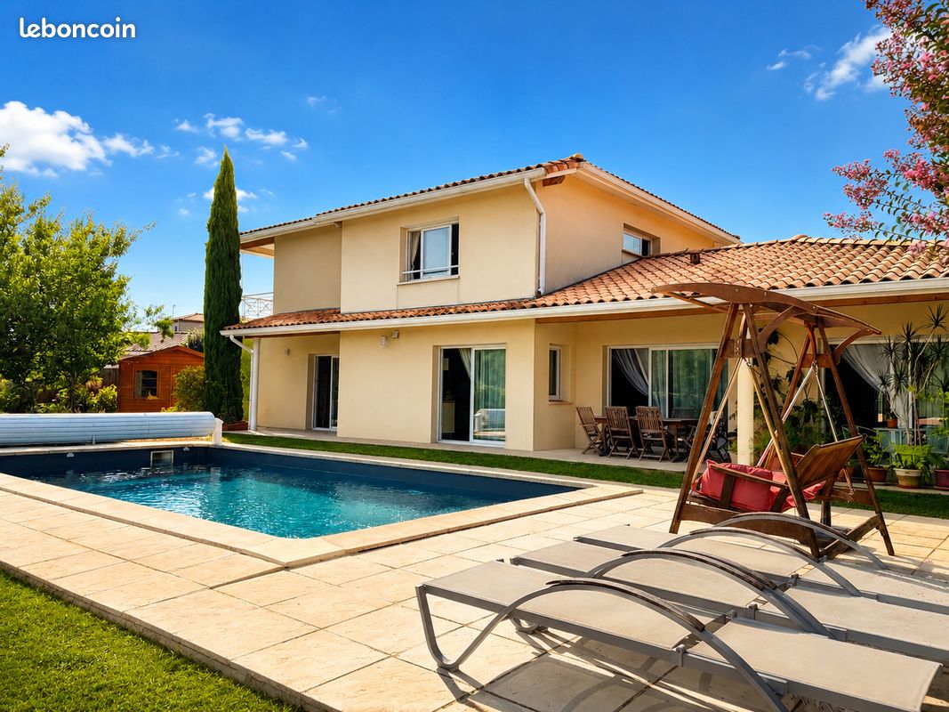 Maison 7 pièces 246 m² · à Aigrefeuille · 246 m² · 665 000 €