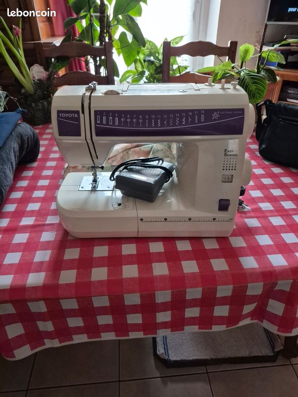 Machine à coudre (image 2)