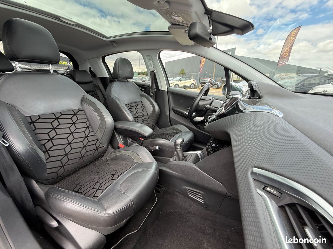 Peugeot 208 generation-i 1.6 bluehdi 100ch feline - catrplay - gps - toit panoramique - rard de recul - clim (image 14)