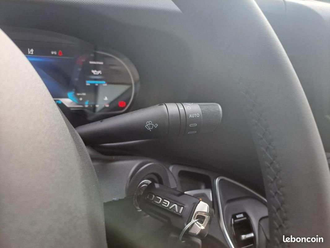 Iveco Daily FOURGON 35S18 A8 180CV 3L L4H2 16M3 (image 18)