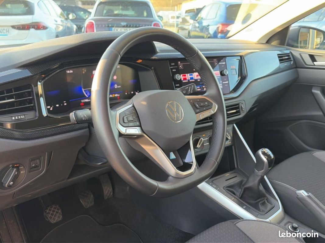 VOLKSWAGEN POLO 1.0 tsi 95 vw edition (image 12)