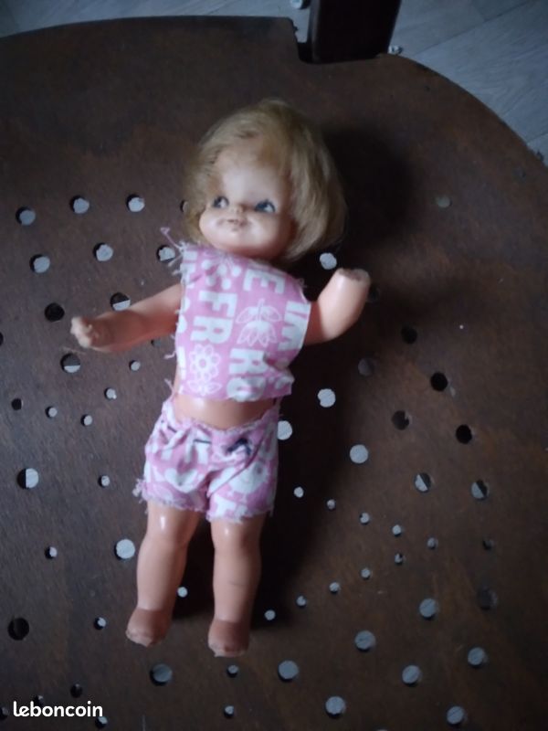 Ventes de poupées et ours en peluches (poupées anciennes