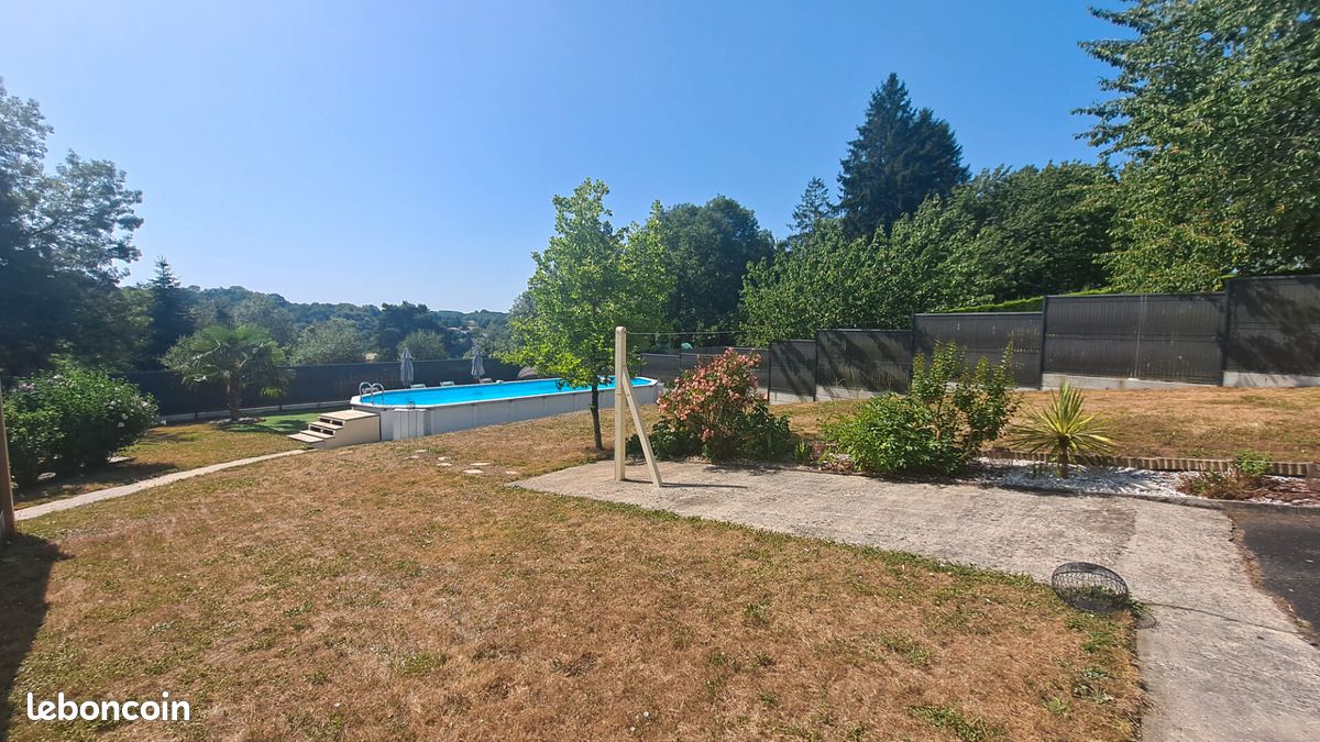 Maison 4 pièces 155 m² · à Mervent · 155 m² · 299 600 €