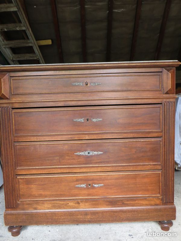 Commode (image 1)