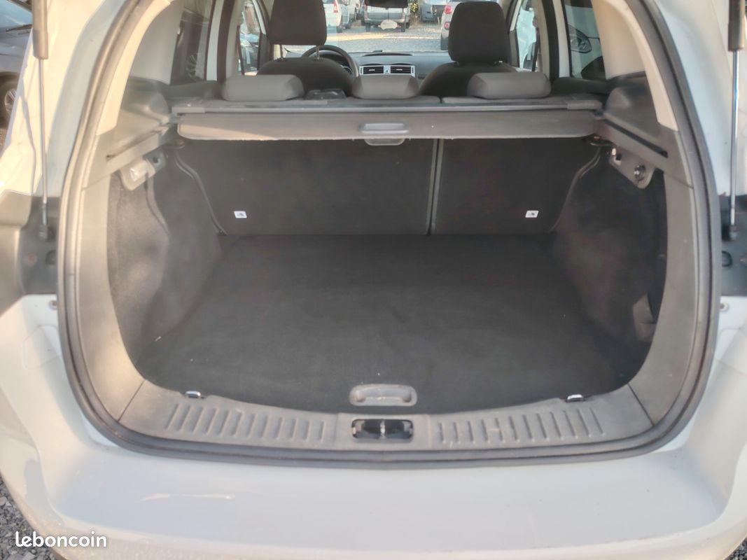 Ford kuga 2.0 Tdci 140 CV titanium (image 12)
