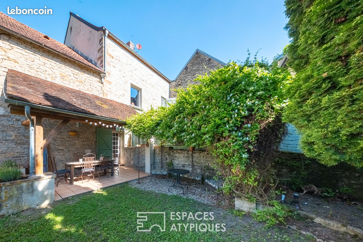 Maison 6 pièces 178 m² · à Trouhaut · 178 m² · 315 000 €