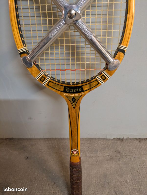 Raquette De Tennis Ancienne En Bois Allongée - Marque Narragansett "Twenty" Années 1910-1920