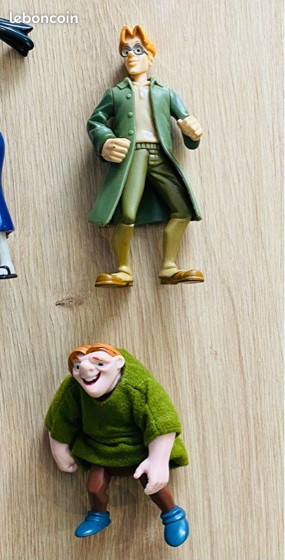 = Lot 8 Figurines Disney, Pocahontas, Woody, Le Bossu de Notre Dame, Dodger, Shere Khan et autres, années 90 = (image 5)