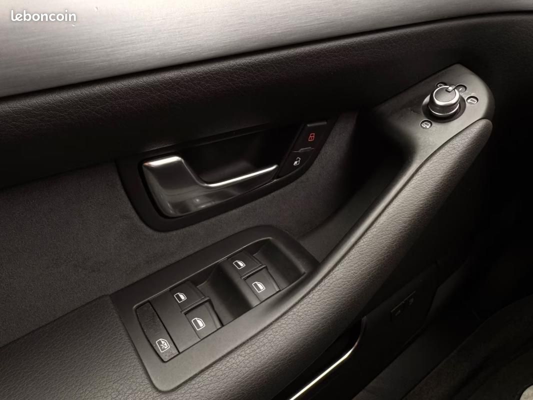 Audi A8 4.2 V8 FSi Quattro 349ch - Navi Bi-xénon Cuir Carnet entretien (image 29)