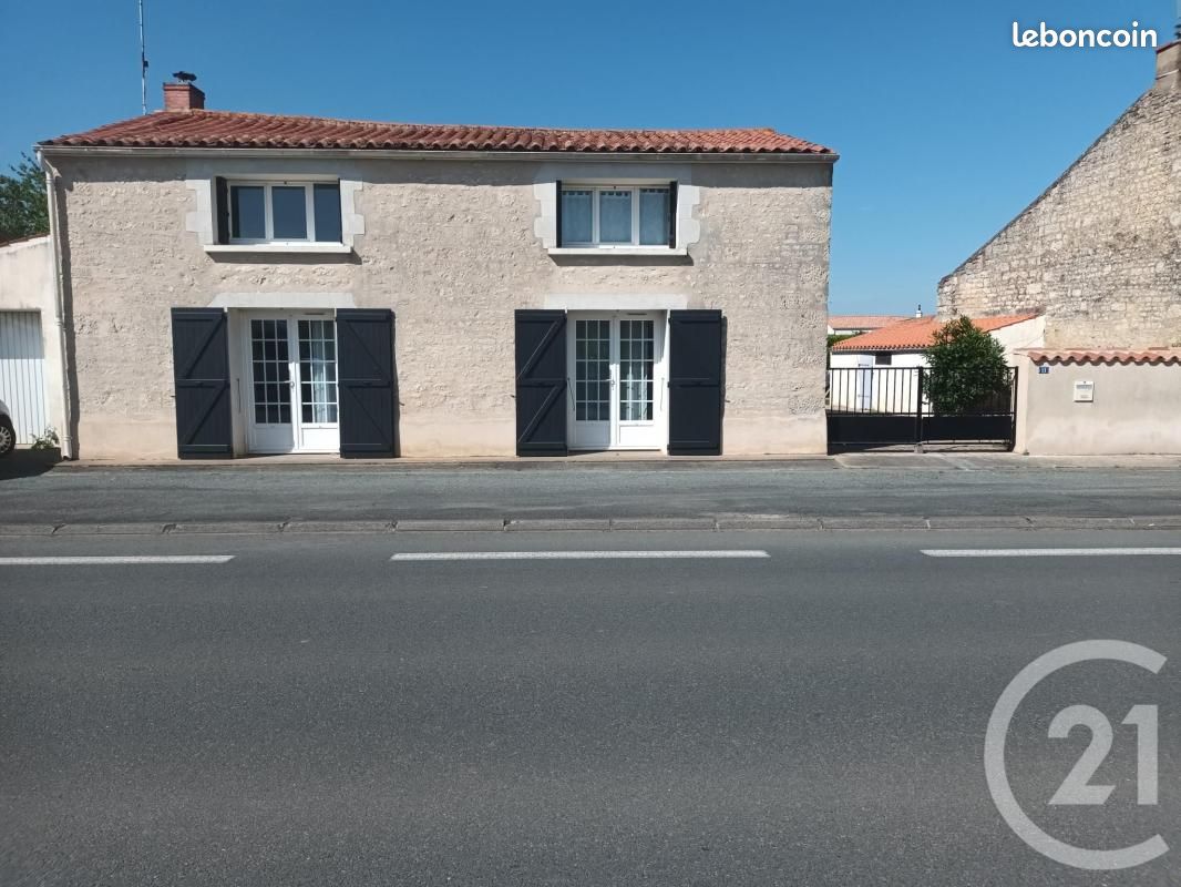 Maison 6 pièces 132 m² · aux Magnils-Reigniers · 132 m² · 810 €/mois