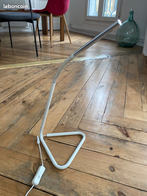 Lampe de bureau (image 1)