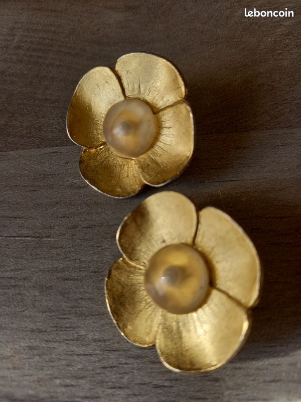 Broche Fleurs Céline T Saxe - Bijou De Créateur En Métal Doré - Occasion