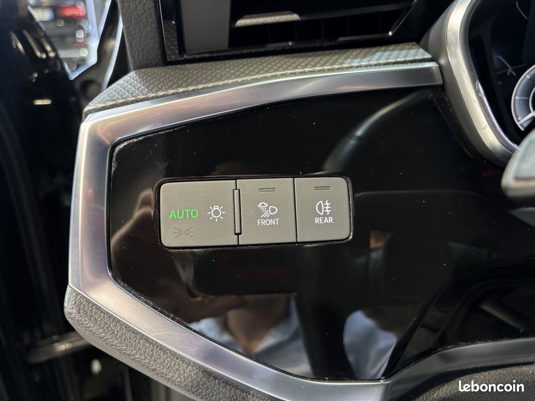 Audi Q3 45 TFSI E 245 S LINE STRONIC (image 24)