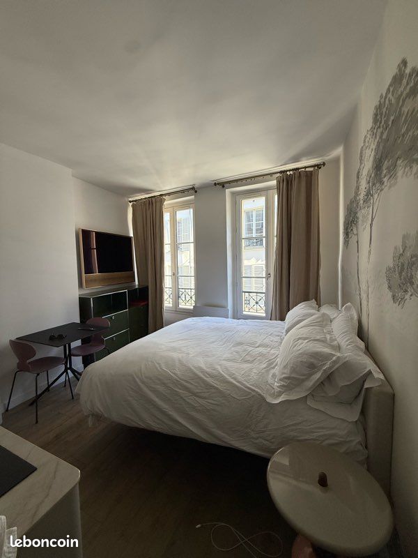 Appartement 1 pièce 24 m² · à Paris · 24,2 m² · 370 000 €
