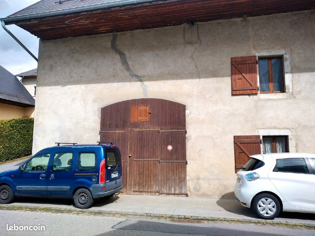Vide-grenier permanent à Gruffy, tous les après-midis (image 1)