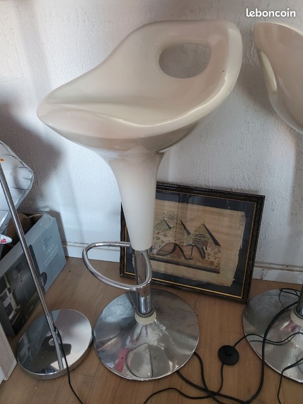 Lot chaise pour un bar (image 1)