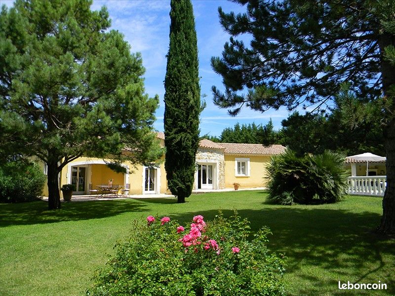 Maison 8 pièces 240 m² · à Montélimar · 240 m² · 450 000 €