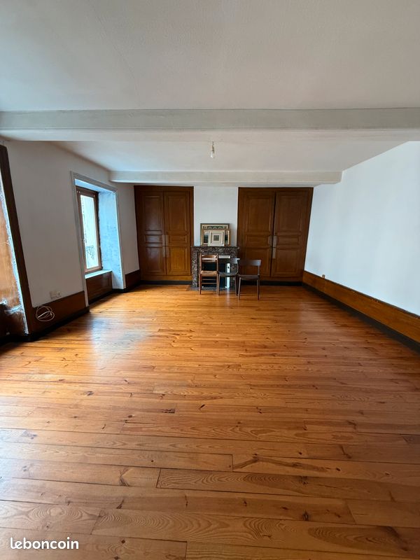 Appartement 2 pièces 67 m² · à Ambert · 67 m² · 360 €/mois