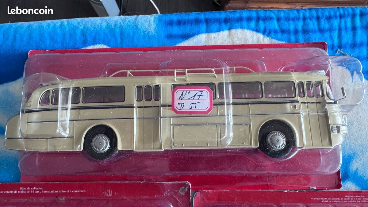 LOT 10 AUTOBUS Autocars Du Monde 1/43 Hachette Collection Snc Bus 27 Cm