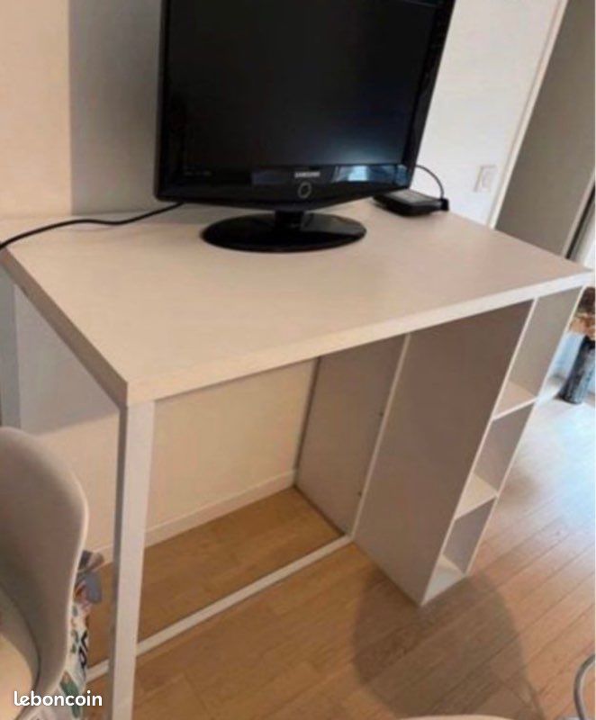 Bar mange debout et chaise (image 1)