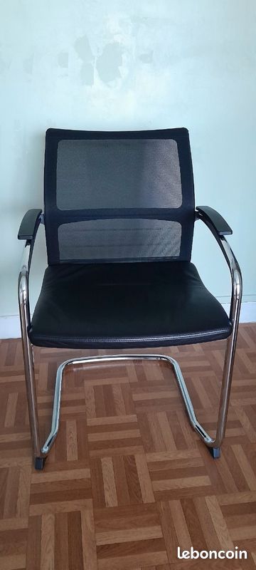 Chaise maison noire très bonne état (image 1)