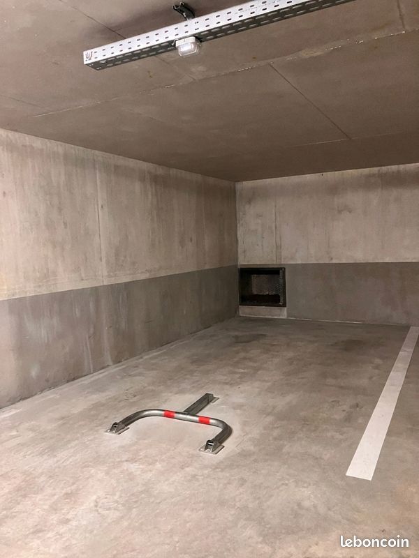 Place de parking large - Lyon 9ème - Rue Félix Mangini · 19 000 €