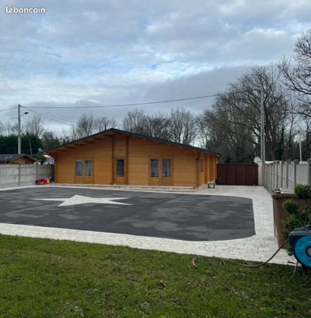 Terrain avec chalet