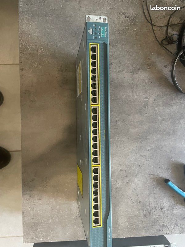 Cisco WS-C2950C-24 Catalyst Série 2950 24 (image 1)