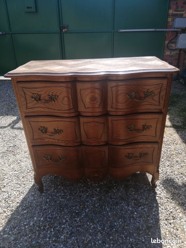 Commode en bois (image 1)