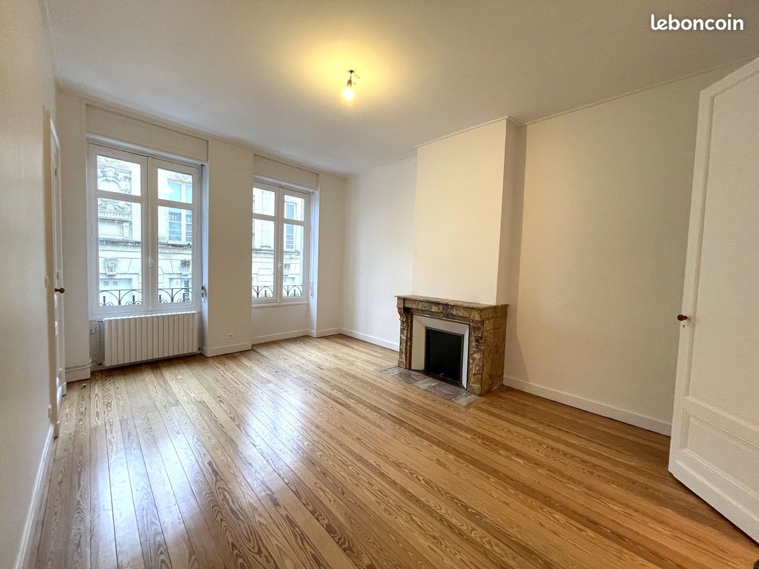 Appartement 6 pièces 222 m² (image 2)