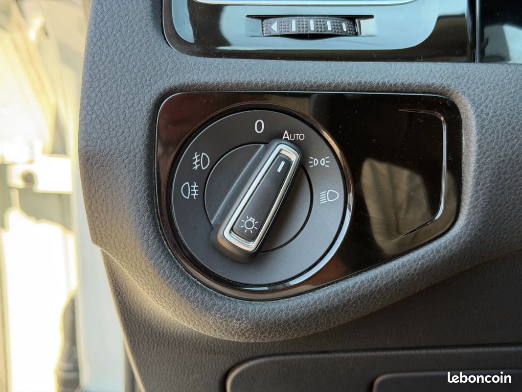 VOLKSWAGEN Golf 1.2 110ch Allstar - CarPlay - Suivi complet - Faible kilométrage (image 20)