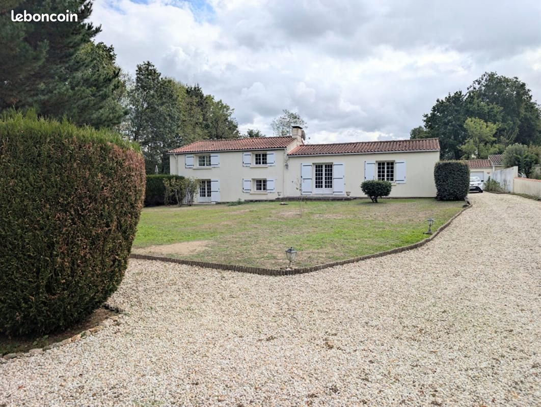 Maison 5 pièces 122 m² · à Saint-Révérend · 122 m² · 262 900 €