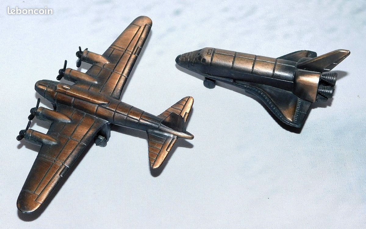 2 ANCIEN AVION MILITAIRE ? TAILLE CRAYON METAL CUIVRÉ / Livraison OK (image 1)