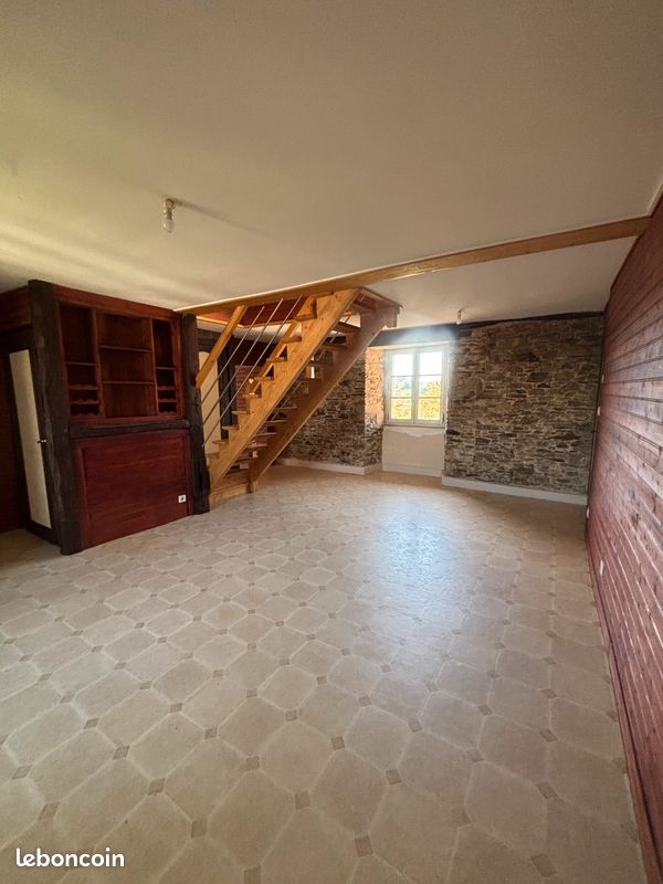 Appartement 4 pièces 113 m² · à Saint-Yrieix-la-Perche · 113 m² · 750 €/mois
