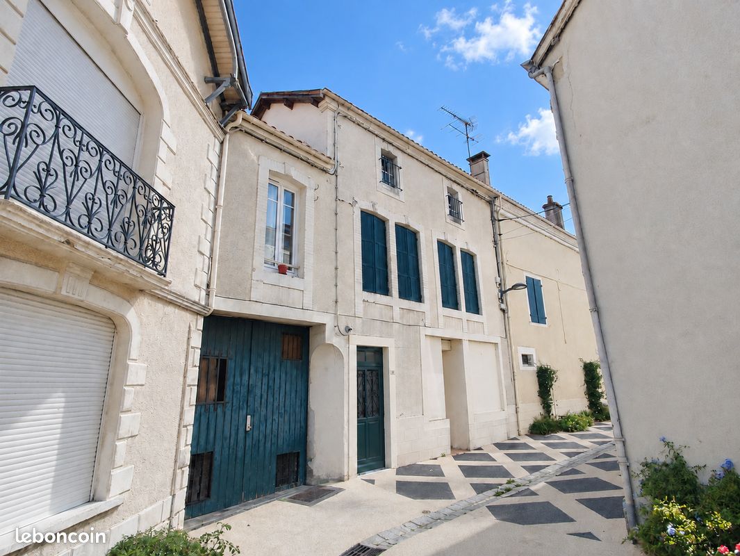 Immeuble 15 pièces 600 m² · à Hagetmau · 600 m² · 518 400 €