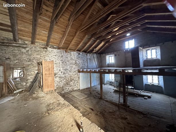Maison 1 pièce 212 m²