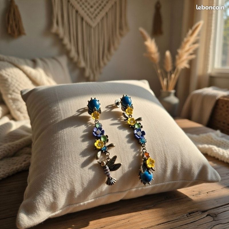 Boucles D’oreilles Fantaisie Les Néréides – Vintage (début Années 2000) – Pendantes, Dormeuses Violet – Occasion