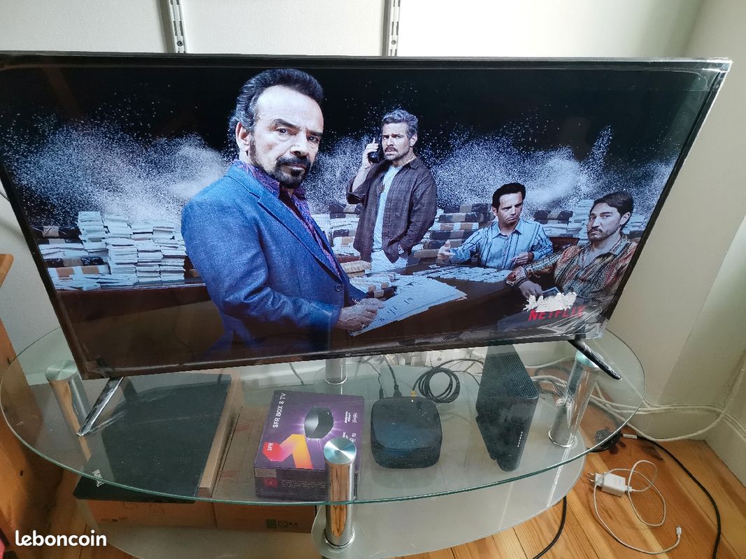 Télévision smart TV Continental 43 '' (image 1)