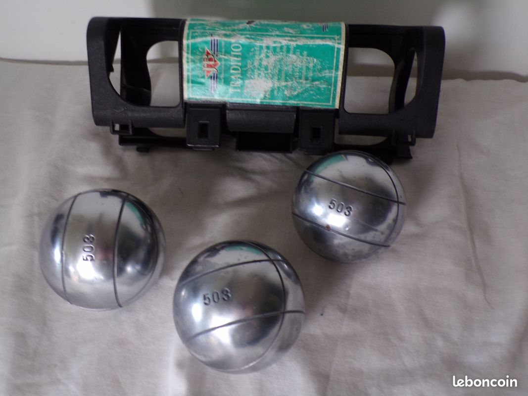 ② Boules de pétanque d'occasion à vendre